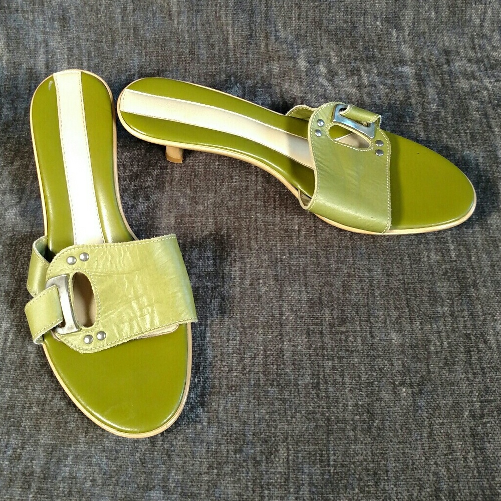 Green & Cream Slides, Size 8.5